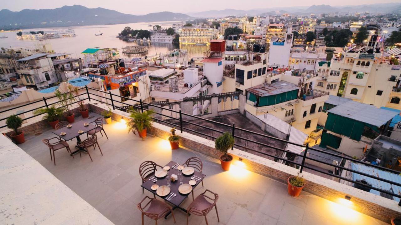 Hotel Lake Paradise Udaipur Exterior photo