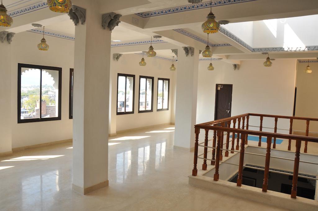 Hotel Lake Paradise Udaipur Room photo