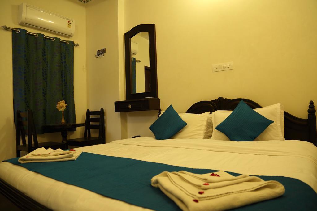 Hotel Lake Paradise Udaipur Exterior photo