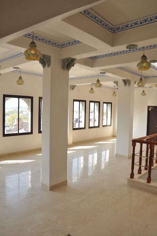 Hotel Lake Paradise Udaipur Exterior photo