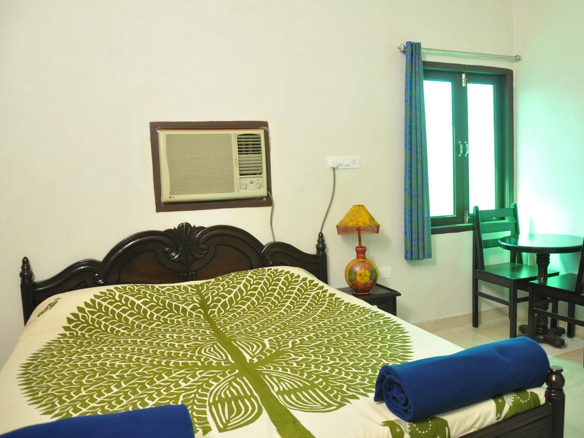 Hotel Lake Paradise Udaipur Exterior photo